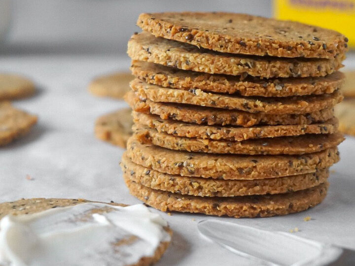 Low carb chia crackers