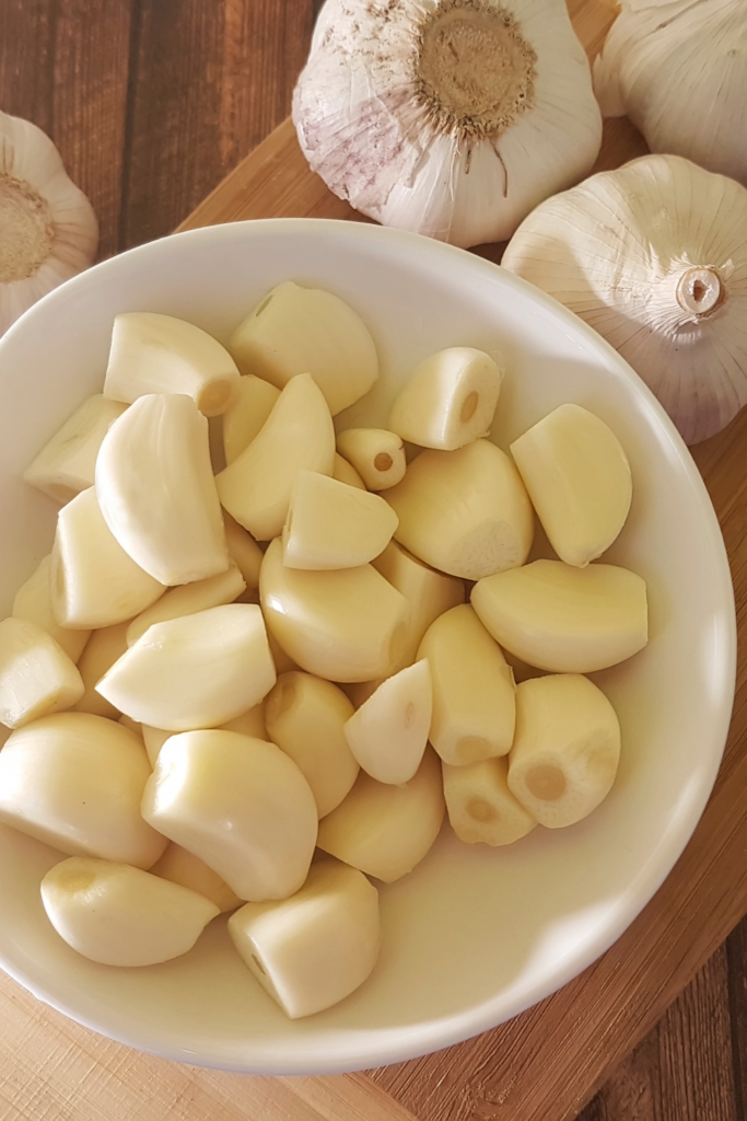 naturally detoxifying garlic