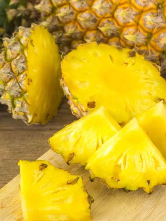 naturally detoxifying pineapple